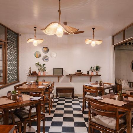 The Experience Resort-Lake Facing Udaipur Bagian luar foto