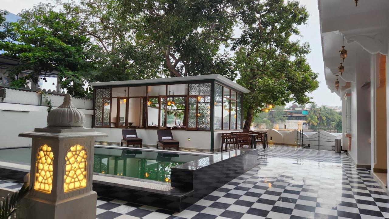 The Experience Resort-Lake Facing Udaipur Bagian luar foto