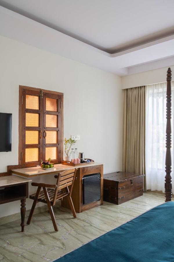 The Experience Resort-Lake Facing Udaipur Bagian luar foto