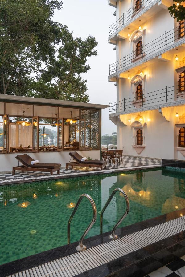 The Experience Resort-Lake Facing Udaipur Bagian luar foto