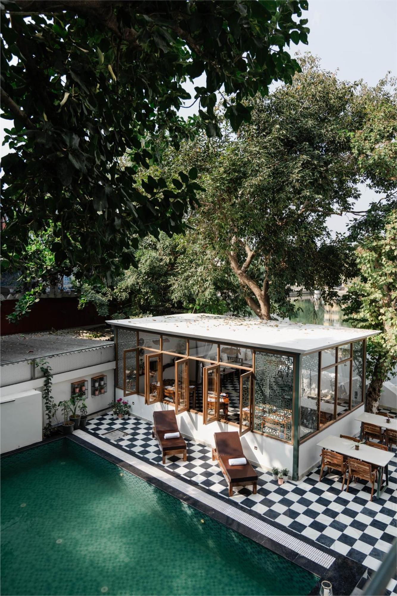 The Experience Resort-Lake Facing Udaipur Bagian luar foto
