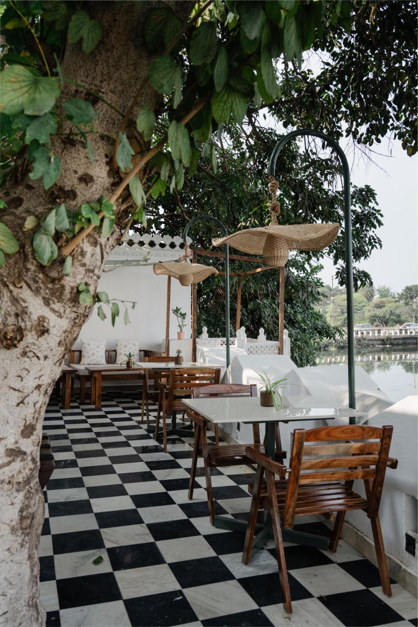 The Experience Resort-Lake Facing Udaipur Bagian luar foto
